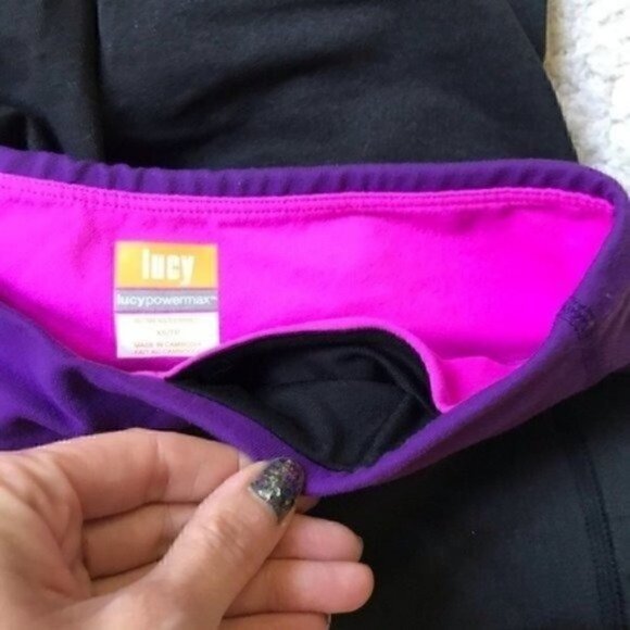Lucy: POWERMAX Black/ Pink/ Purple Capris Sz XS - Picture 4 of 8